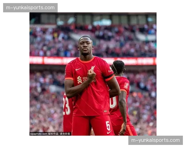 法国防线新老交替接近完成，科纳特板凳待命随时准备顶缺